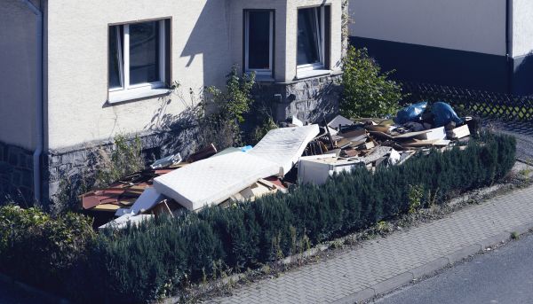 Yard Junk Removal in Lawrence